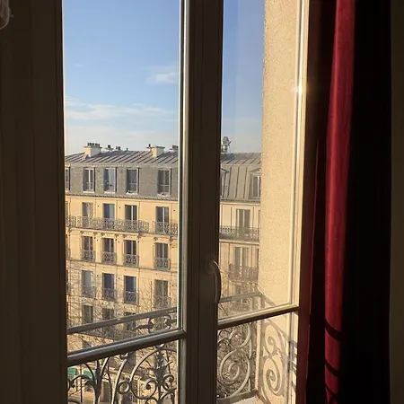 Sunny With Seine View شقة