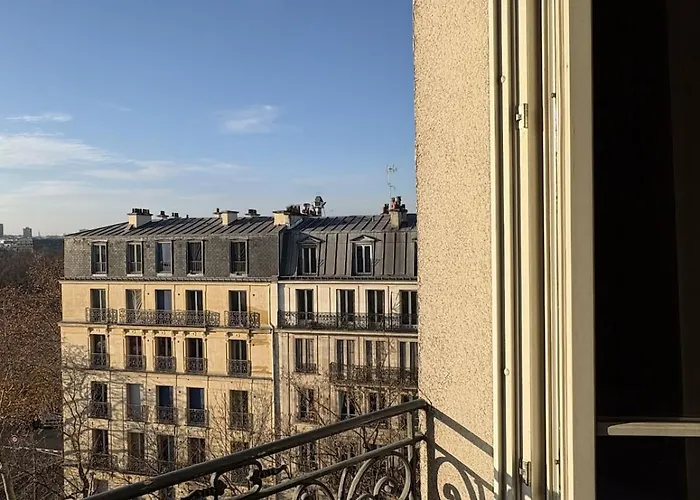 Sunny With Seine View * باريس