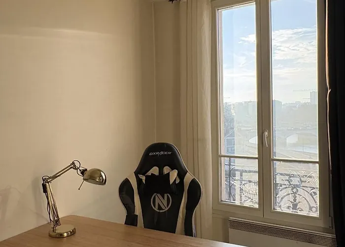 Sunny With Seine View شقة باريس