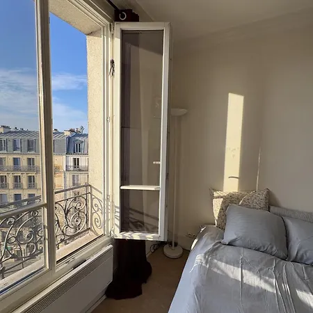 Sunny With Seine View * Paris